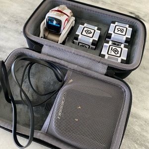 Cozmo (Cosmo) robot, blocks, charger and case